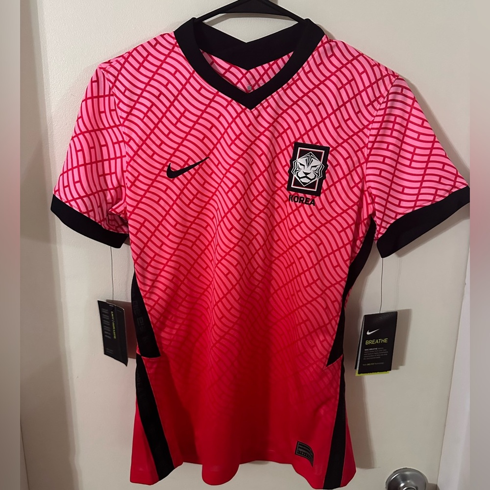 Nike women’s South Korea soccer jersey nwt